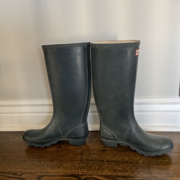 Hunter Wide Calf Rain boots size 7 - Picture 2 of 10